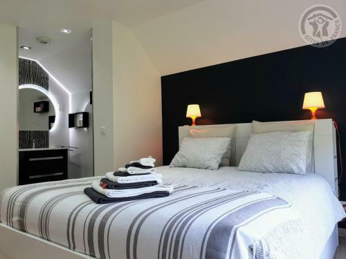 G�te Romeries, 3 Pi�ces, 4 Personnes - Fr-1-510-146
