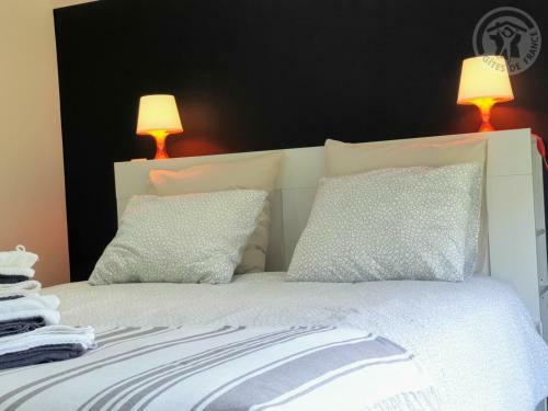 G�te Romeries, 3 Pi�ces, 4 Personnes - Fr-1-510-146