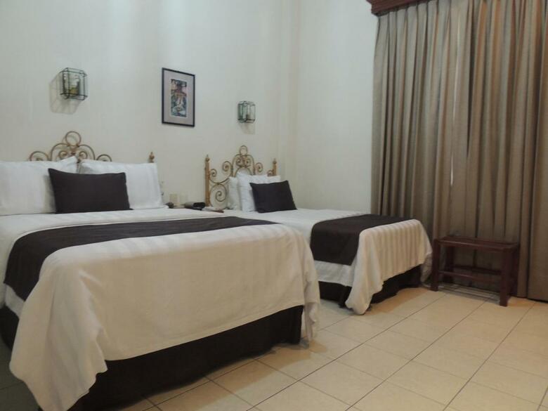 Hotel Concierge Plaza Colima