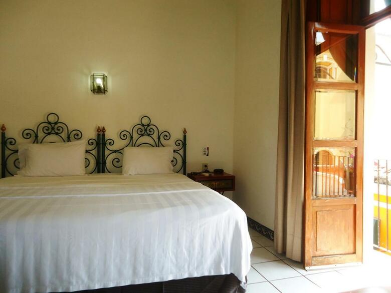 Hotel Concierge Plaza Colima