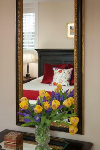 Bed & Breakfast Embassy Circle Guest House