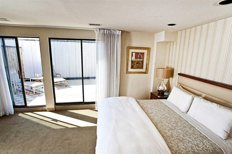 Hotel Georgetown Suites Harbour