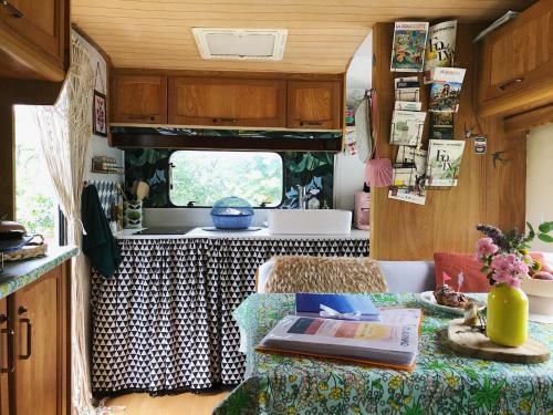 Hostal G�te Aurinko : Caravane Avec Bain Nordique