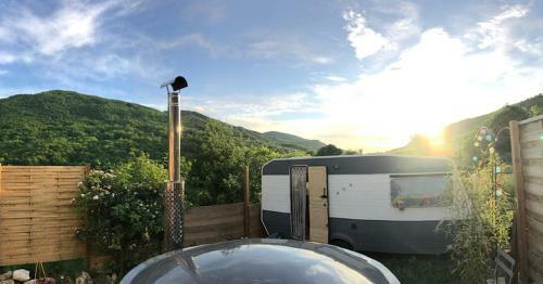 Hostal G�te Aurinko : Caravane Avec Bain Nordique