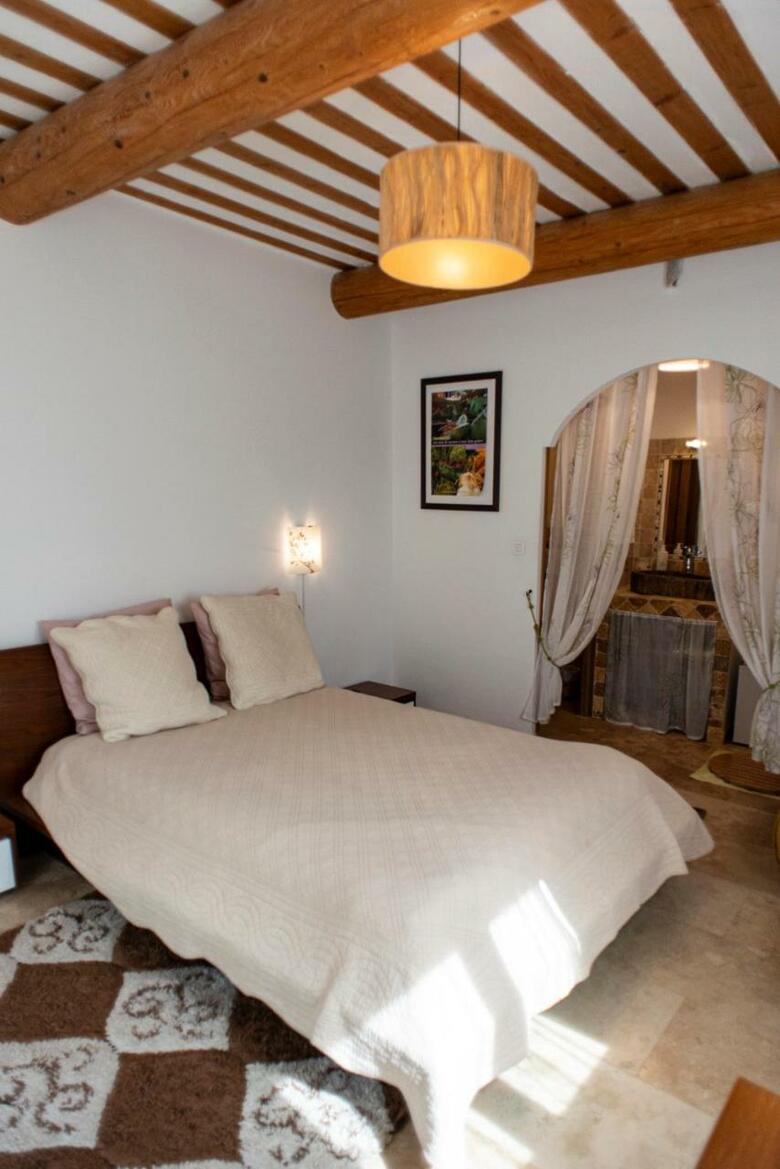 Bed & Breakfast Les Manaux En Provence