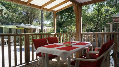 Joycasa Camping Le� Suves
