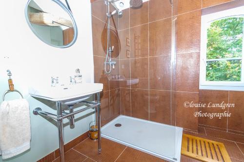 Inviting 3-bed Apartment In Monbahus 47290