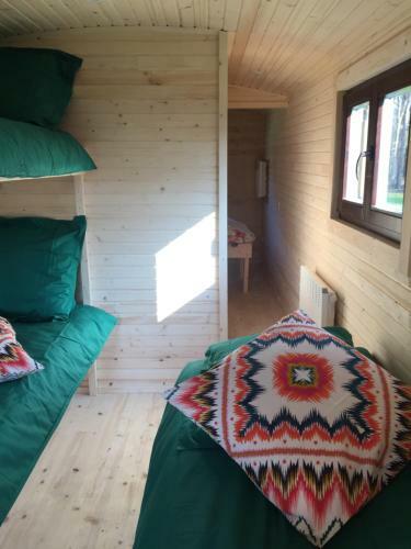 Bed & Breakfast Roulottes Du Chalet Des Pins
