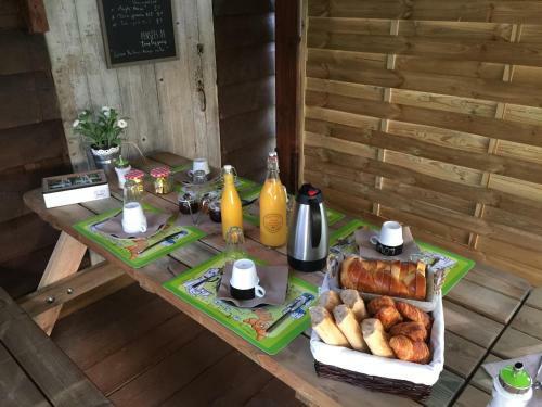 Bed & Breakfast Roulottes Du Chalet Des Pins