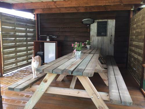 Bed & Breakfast Roulottes Du Chalet Des Pins
