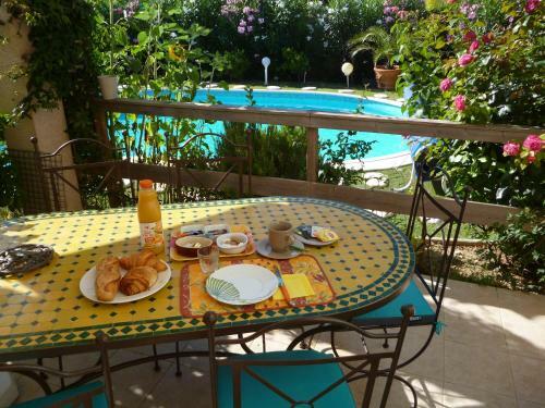 Bed & Breakfast Chez Patrick Roujan