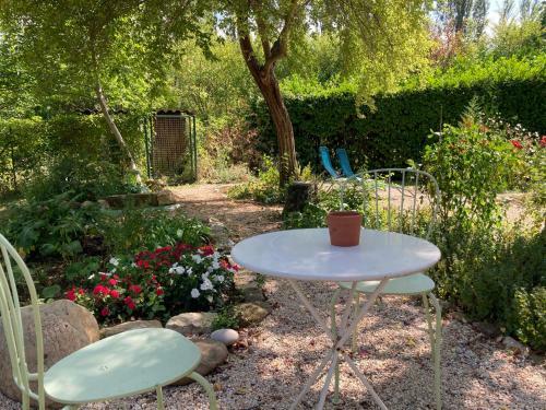 Hostal Les Deux Chevaux Chambres D?h�tes