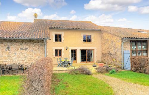 Stunning Home In Roussines With Wifi And 2 Bedrooms