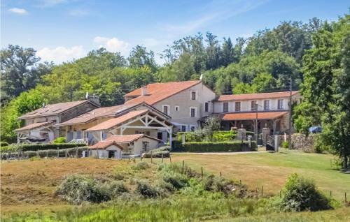 Stunning Home In Roussines With Wifi And 2 Bedrooms