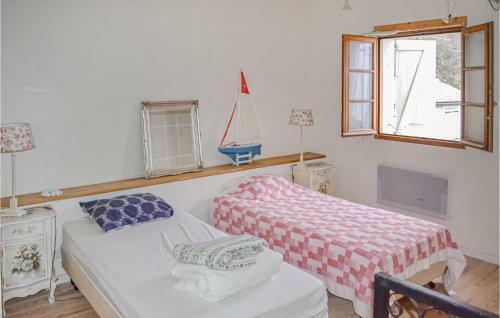 Beautiful Home In Roussines With Wifi And 3 Bedrooms