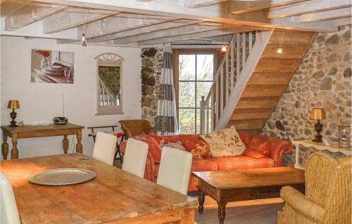 Beautiful Home In Roussines With Wifi And 3 Bedrooms