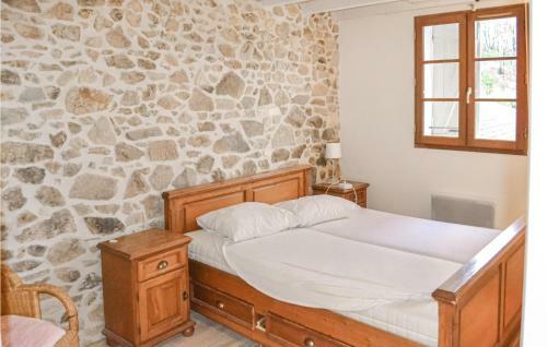 Beautiful Home In Roussines With Wifi And 3 Bedrooms