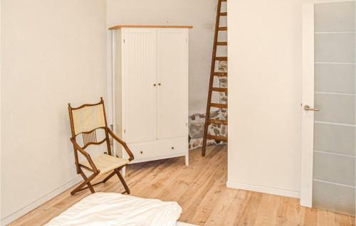Beautiful Home In Roussines With Wifi And 3 Bedrooms