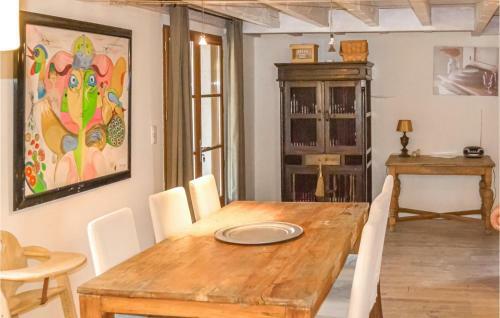 Beautiful Home In Roussines With Wifi And 3 Bedrooms