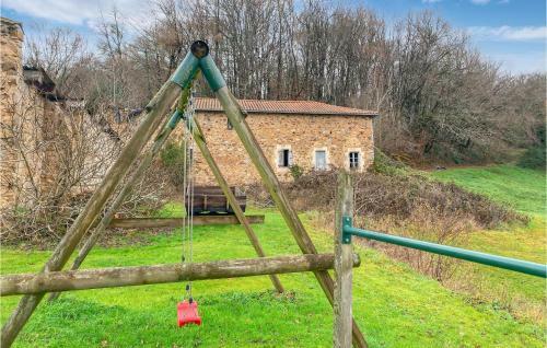 Beautiful Home In Roussines With Wifi And 3 Bedrooms