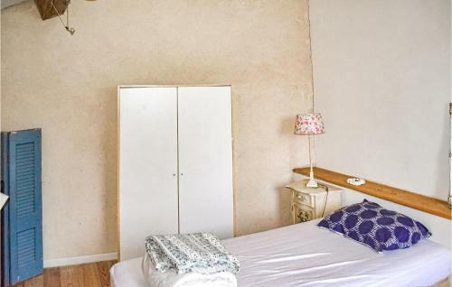 Beautiful Home In Roussines With Wifi And 3 Bedrooms