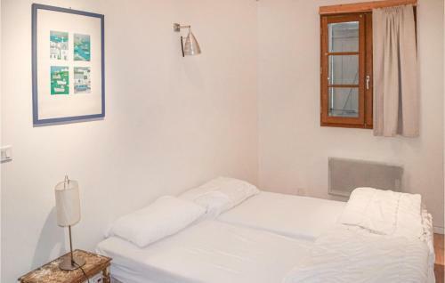 Beautiful Home In Roussines With Wifi And 3 Bedrooms