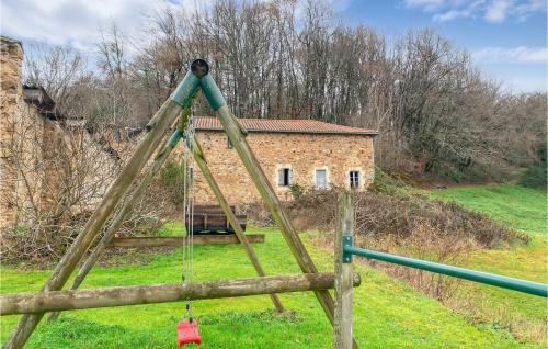 Stunning Home In Roussines With Wifi And 3 Bedrooms
