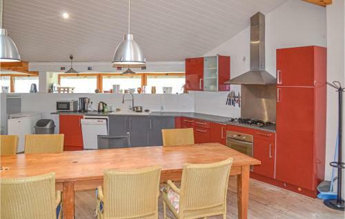 Stunning Home In Roussines With Wifi And 3 Bedrooms