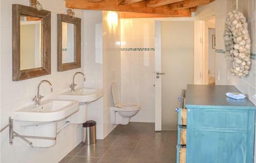 Stunning Home In Roussines With Wifi And 3 Bedrooms