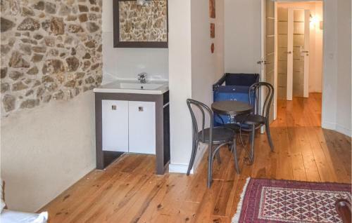 Stunning Home In Roussines With Wifi And 3 Bedrooms
