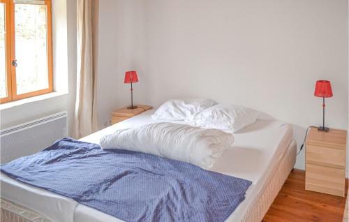 Stunning Home In Roussines With Wifi And 3 Bedrooms