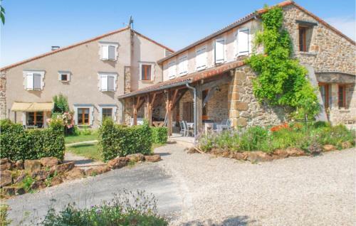 Stunning Home In Roussines With Wifi And 3 Bedrooms