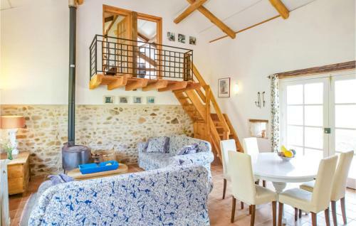 Stunning Home In Roussines With Wifi And 4 Bedrooms