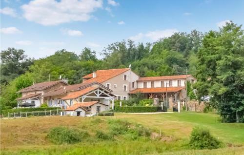 Stunning Home In Roussines With Wifi And 4 Bedrooms