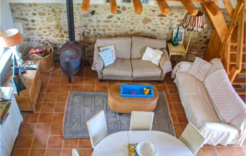 Stunning Home In Roussines With Wifi And 4 Bedrooms