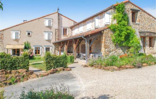 Stunning Home In Roussines With Wifi And 4 Bedrooms