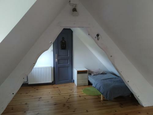 Grande Maison En Pierre, Calme, Jardin Arbor�.