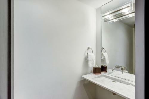 Hotel The Arrabelle At Vail Square A Rockresort