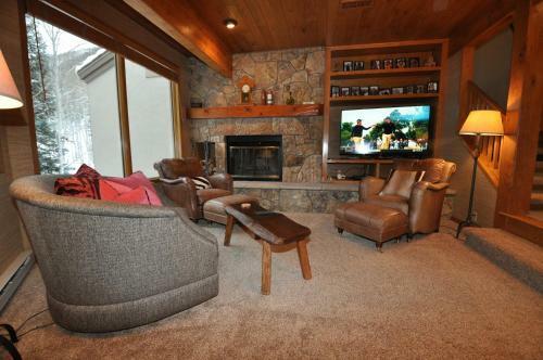 Hostal Golf Course Residences By Gore Creek Properties