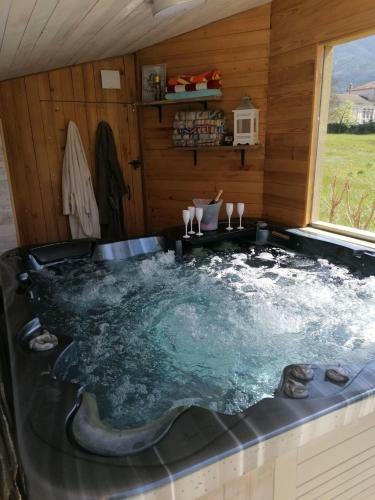 Bed & Breakfast Chambre Avec Jacuzzi Privatif