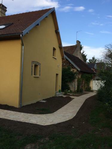Hostal La Bicoque En Puisaye