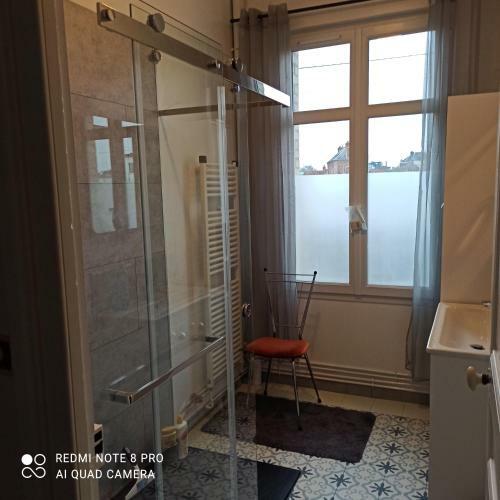 Chambre Meubl�e