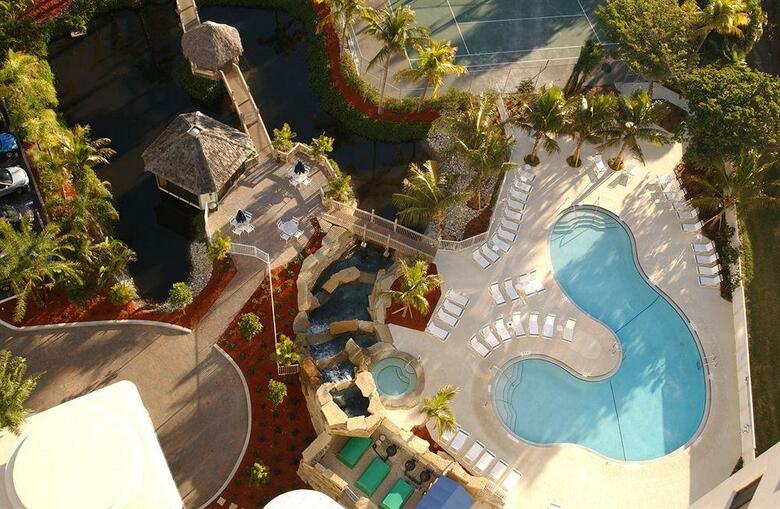 Hotel Pointe Estero Resort