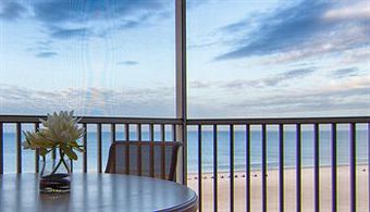 Hotel Gullwing Beach Resort
