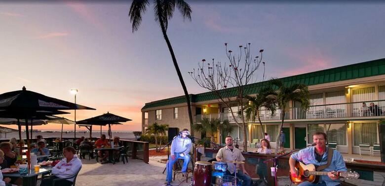 Hotel Wyndham Garden Fort Myers Beach