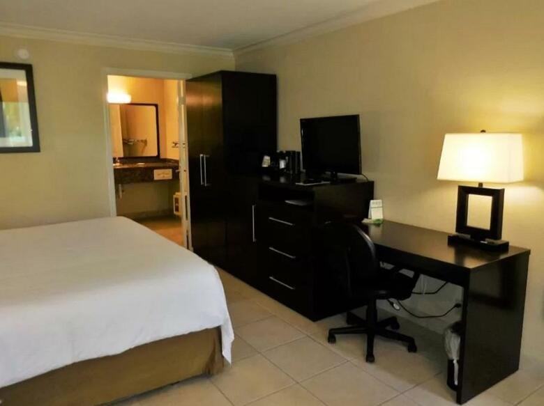 Hotel Wyndham Garden Fort Myers Beach