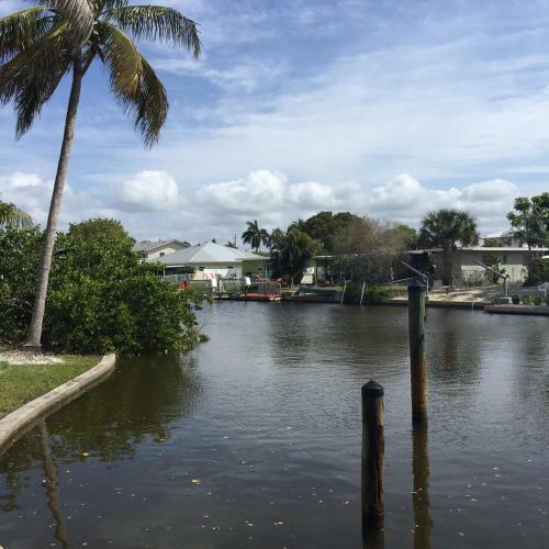 Hotel Hidden Harbor Suites