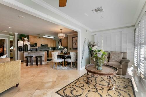 Island Hideaway Luxury Suites