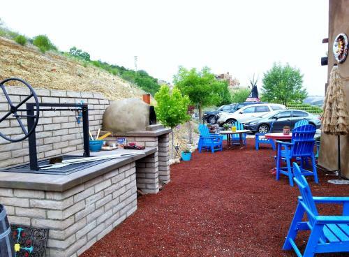 Wild Coyote Winery - Bed & Breakfast