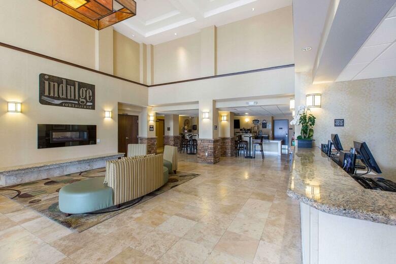 The Oaks Hotel & Suites